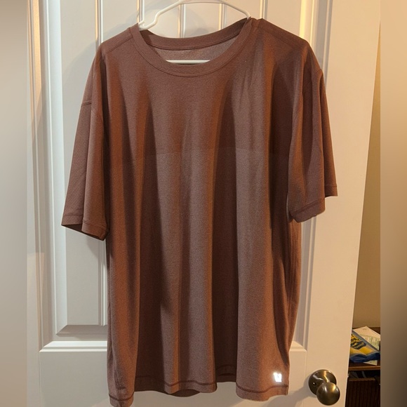 Vuori Grandview Tech Tee, Heather Red, XXL - Picture 3 of 3